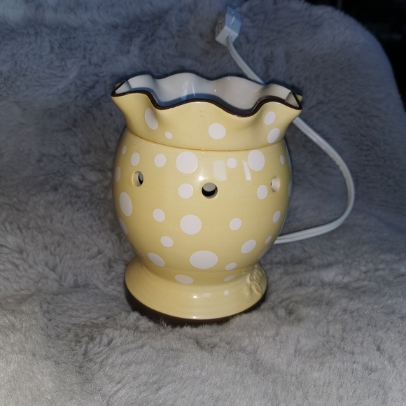 Scentsy Warmer - Picture 3 of 4